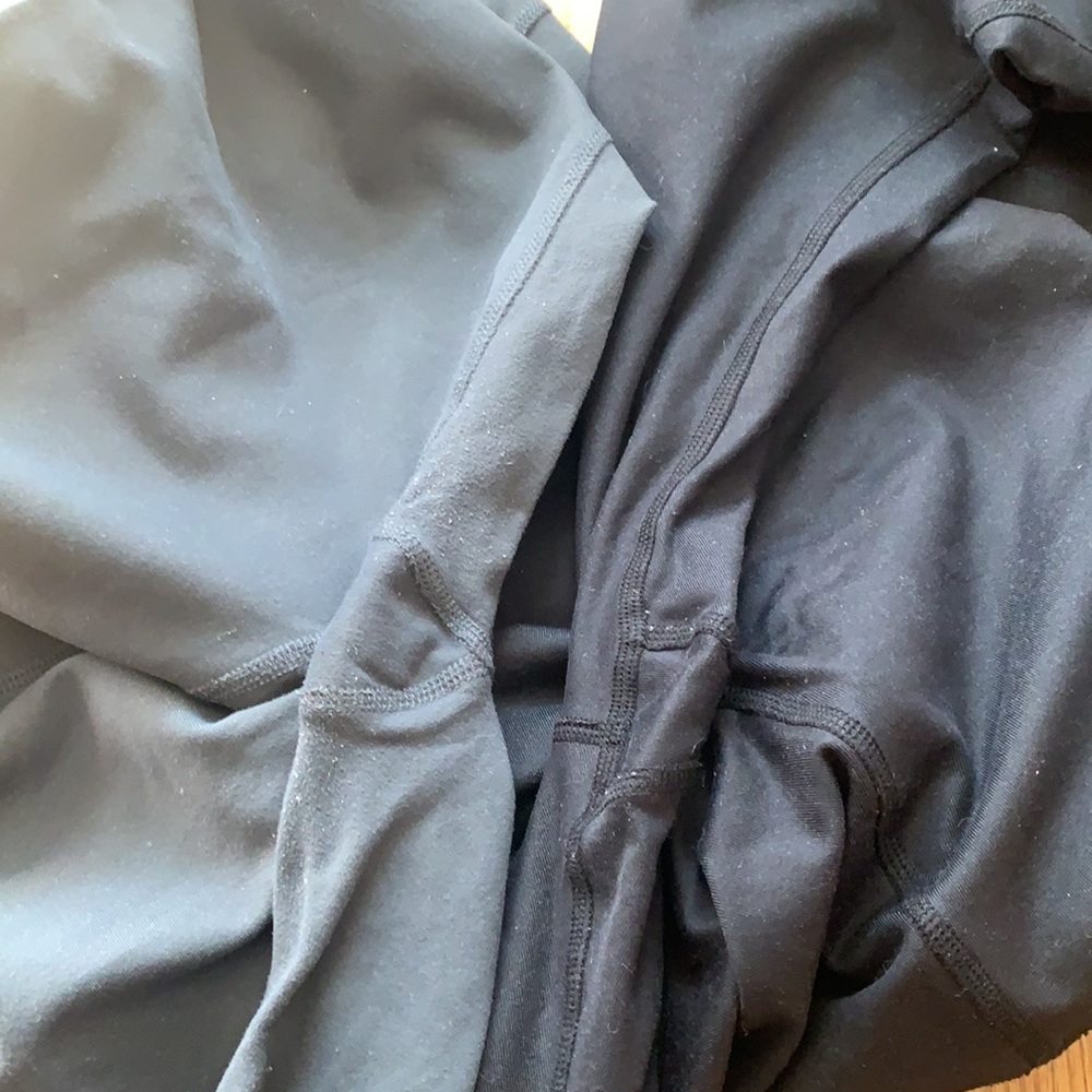 Alo Yoga’s 2 leggings in good condition - Picture 4 of 4